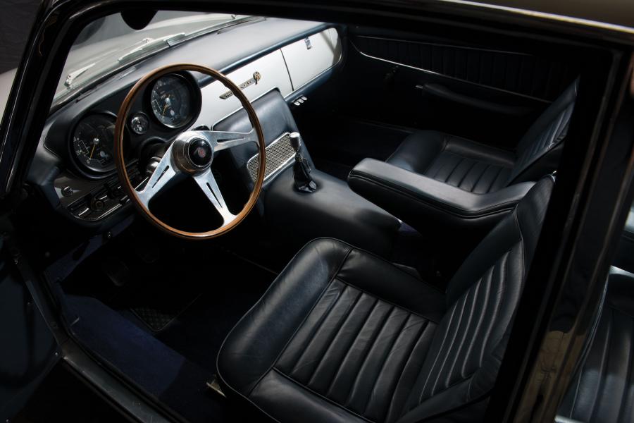Интерьер Maserati 5000 GT Coupe (AM103.016) 1961 года  (фото 3 из 23)